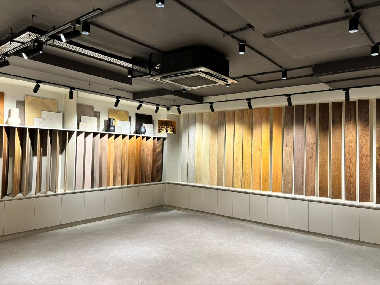 Commercial Showrooms project image 5