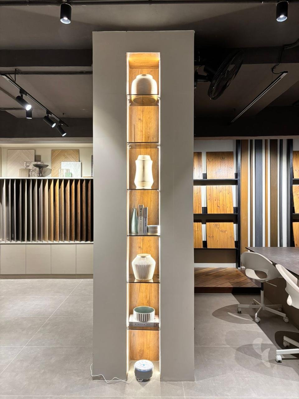 Commercial Showrooms project image 7