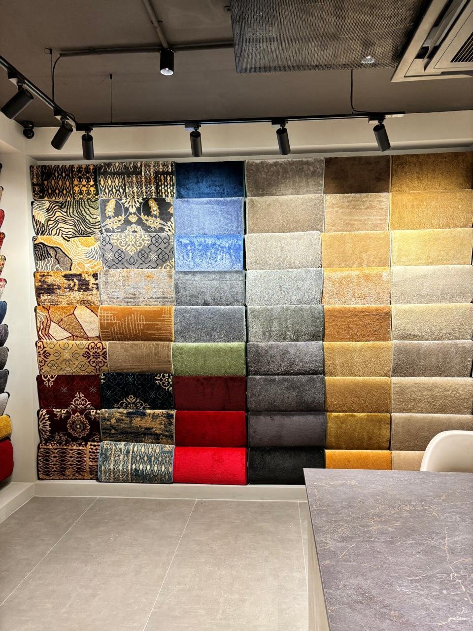 Commercial Showrooms project image 12
